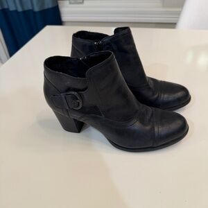 Born Women's Black heeled ankle bootie, size 8.5